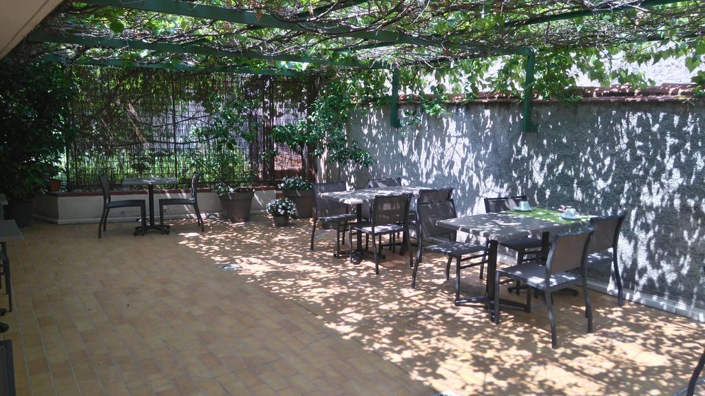 Hotel Des Arcades Ceret